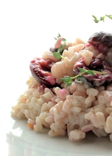 RISOTTO WITH CHERRIES AND TIMO WITH STRACCHINO